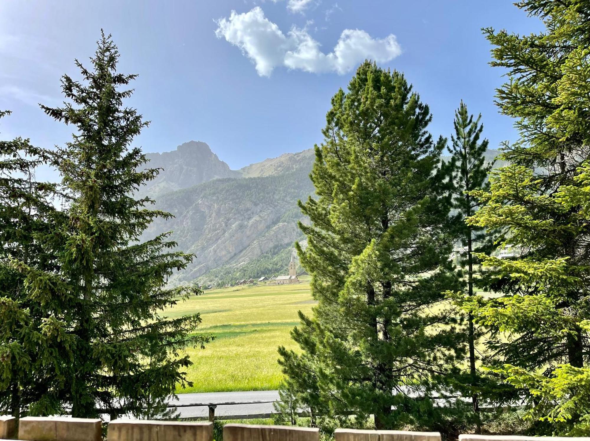 Gite Montagne 1 A 25 Places "Chalet Coste Belle" Ceillac Exterior foto